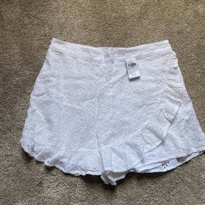 NWT White Patterned Hollister Skort Size Large